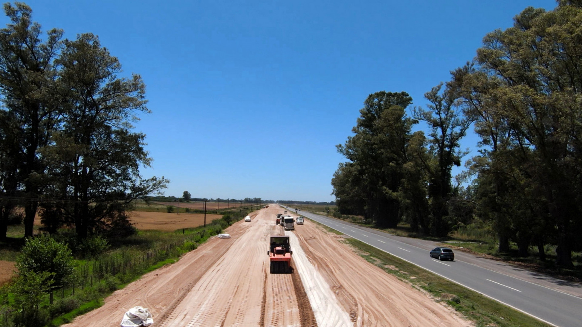 en_buenos_aires_avanza_la_autopista_de_la_ruta_nacional_5_entre_mercedes_y_suipacha